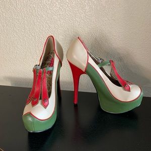 Bordello TEEZE-43 Cream-Olive Green Pu Pumps